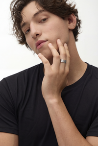 R8/ Tres Ring