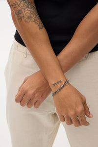 B7/ Classic Curb Bracelet