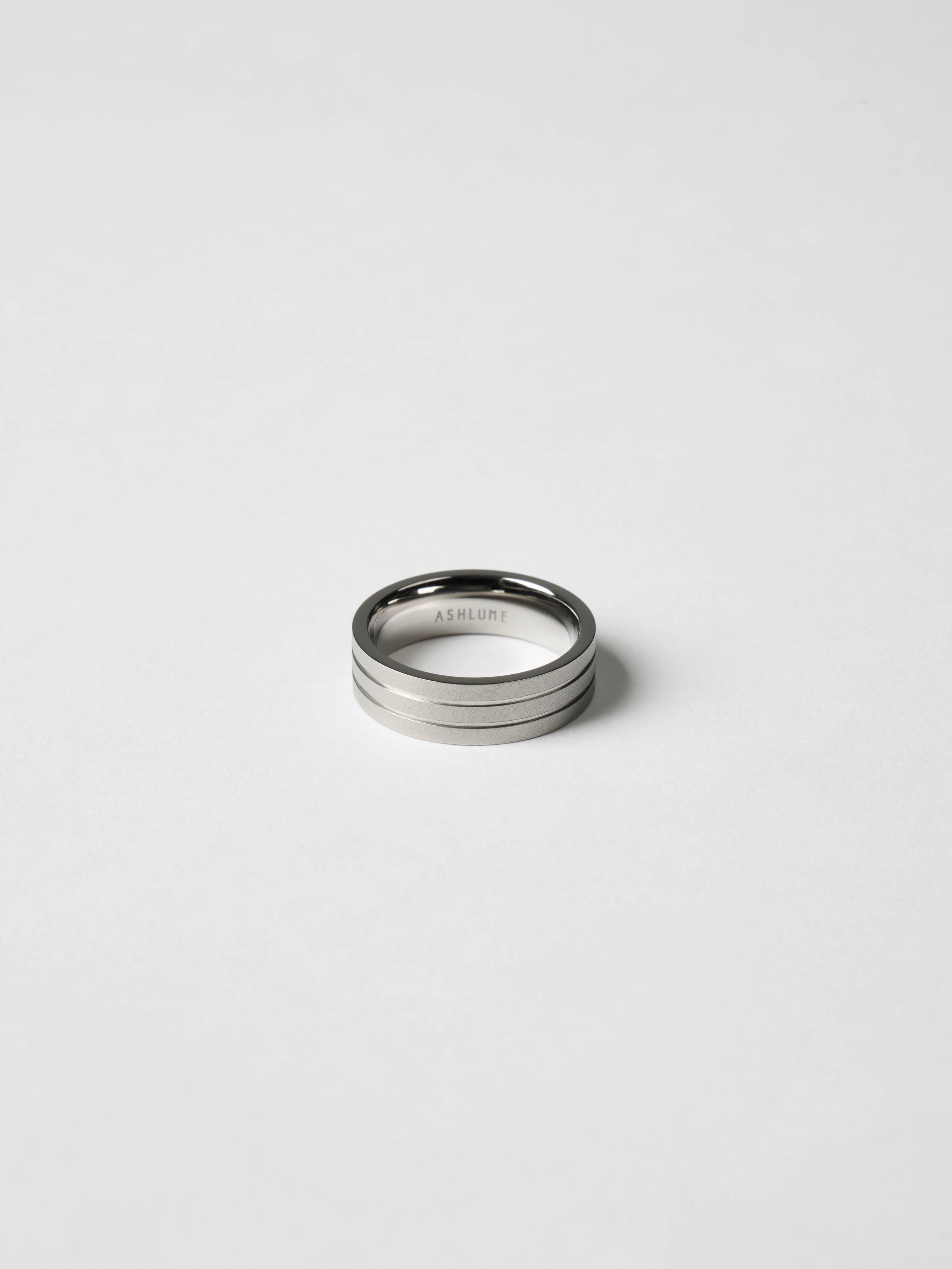 R8/ Tres Ring